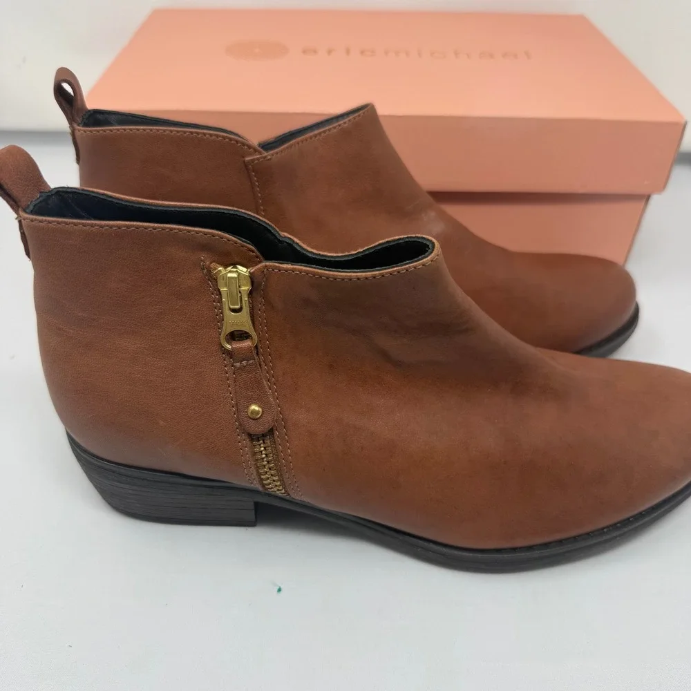 Eric Michael Womens Tan Leather Ankle Boots Handmade in Spain Size 39 Low Heel